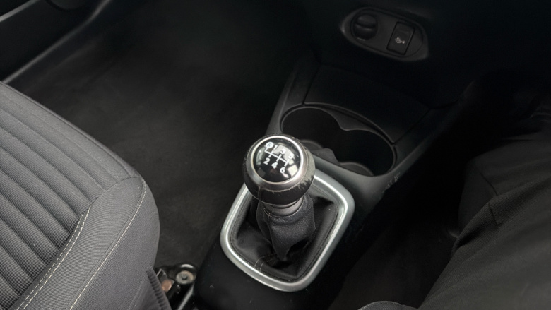 Toyota Yaris 1.5 VVT-i Icon Tech 5dr Petrol Hatchback